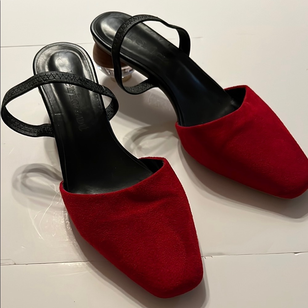 Fericzot women’s shoes. Red suede. Ball kitten heel. Elastic strap. Size 9